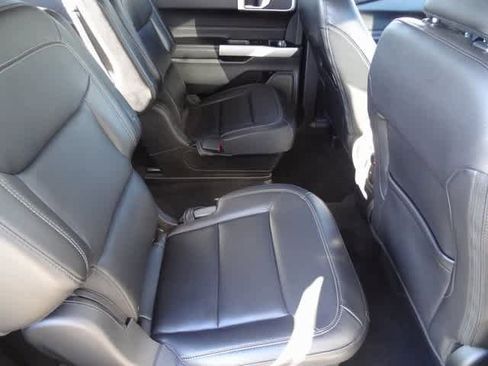 Certified 2022 Ford Explorer XLT w/ Equipment Group 202A image 13