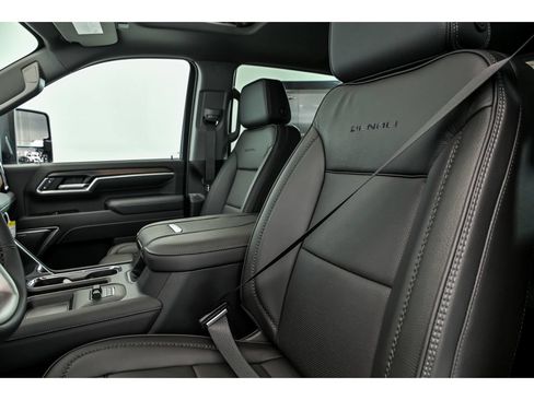 New 2026 GMC Sierra 2500 Denali w/ Denali Reserve Package AWD/4WD image 10