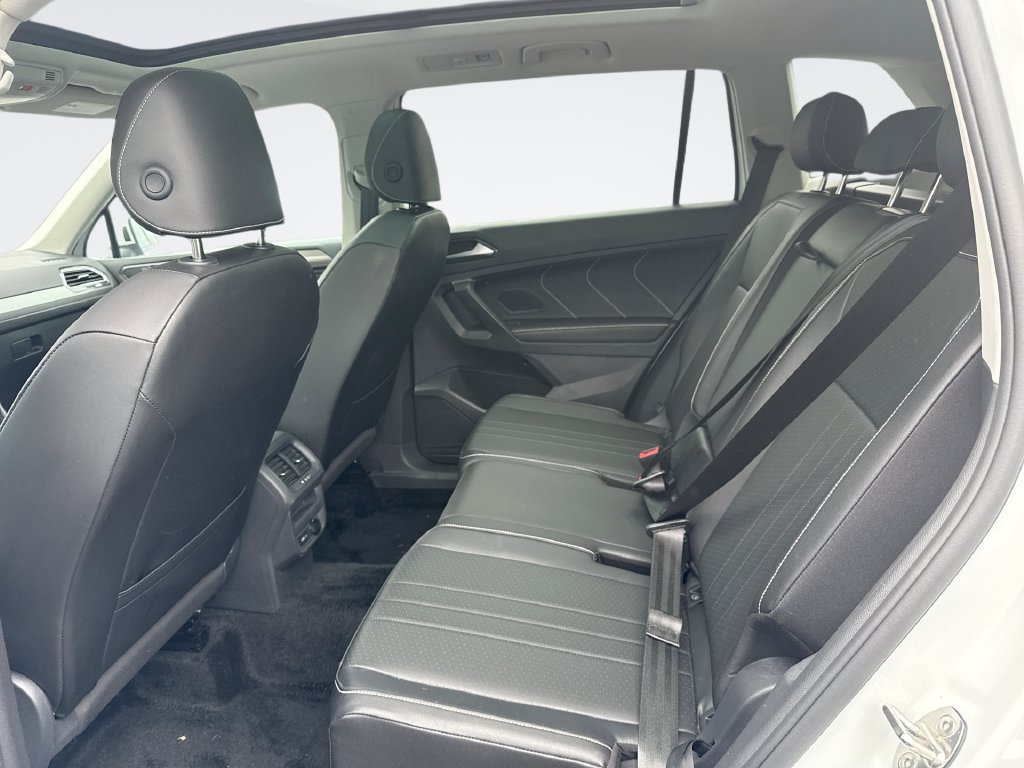 Used 2024 Volkswagen Tiguan SE AWD/4WD image 25