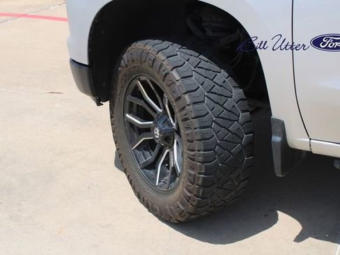 Used 2022 Chevrolet Silverado 1500 LT Trail Boss w/ LT Trail Boss Premium Package AWD/4WD image 9