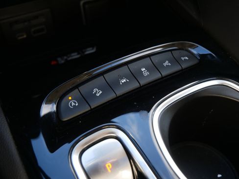 Used 2023 Buick Envision Avenir image 32