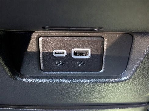 New 2025 Cadillac XT6 Luxury image 15