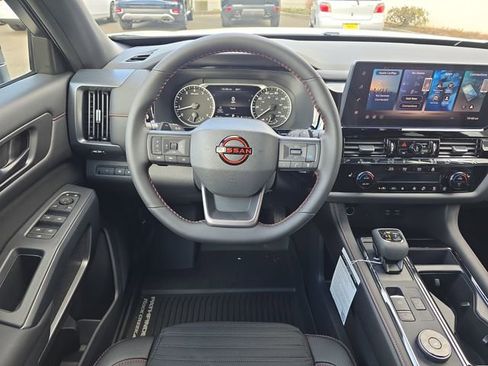 New 2026 Nissan Pathfinder Rock Creek w/ Rock Creek Premium Package AWD/4WD image 18