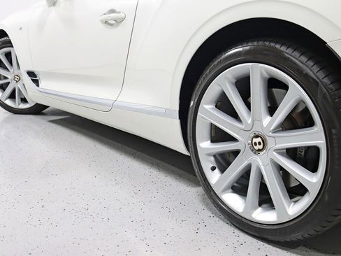 Used 2020 Bentley Continental GT image 15