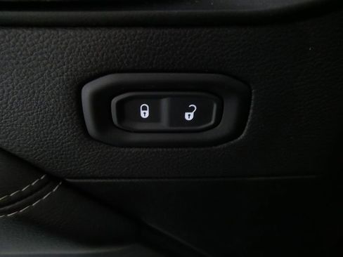 Used 2021 Jeep Wrangler Unlimited Sahara w/ Uconnect 4C Nav & Sound Group image 21