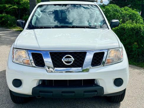Used 2021 Nissan Frontier SV AWD/4WD image 9