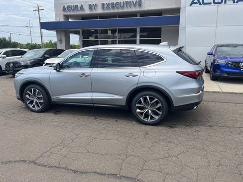 Certified 2023 Acura MDX SH-AWD w/ Technology Package image 6