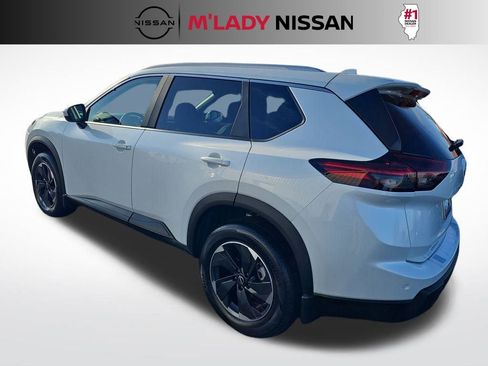 Used 2026 Nissan Rogue SV w/ SV Premium Package image 7