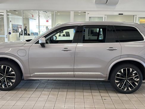 New 2026 Volvo XC90 T8 Plus w/ Protection Package AWD/4WD image 8