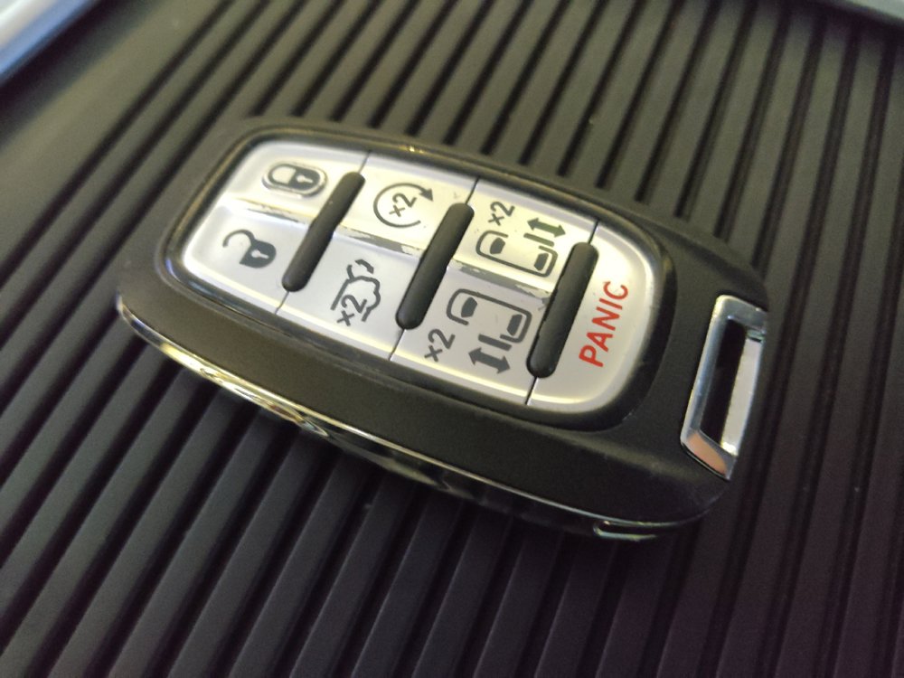 Used 2024 Chrysler Pacifica Touring-L FWD image 32