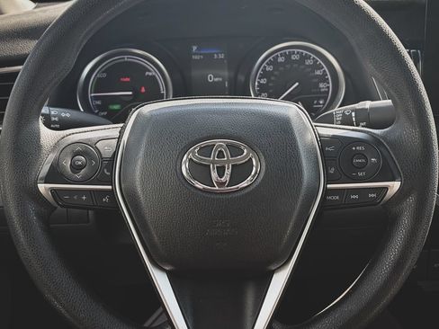 Used 2021 Toyota Camry LE FWD image 9