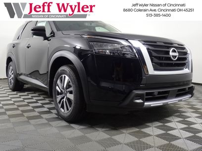 New 2025 Nissan Pathfinder SL w/ Cargo Package