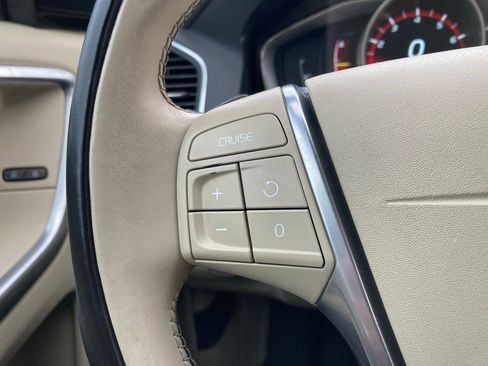 Used 2015 Volvo XC60 T6 w/ Proximity Package image 13