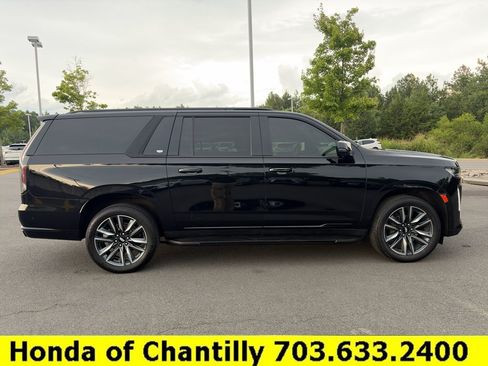 Used 2021 Cadillac Escalade ESV Sport AWD/4WD image 8