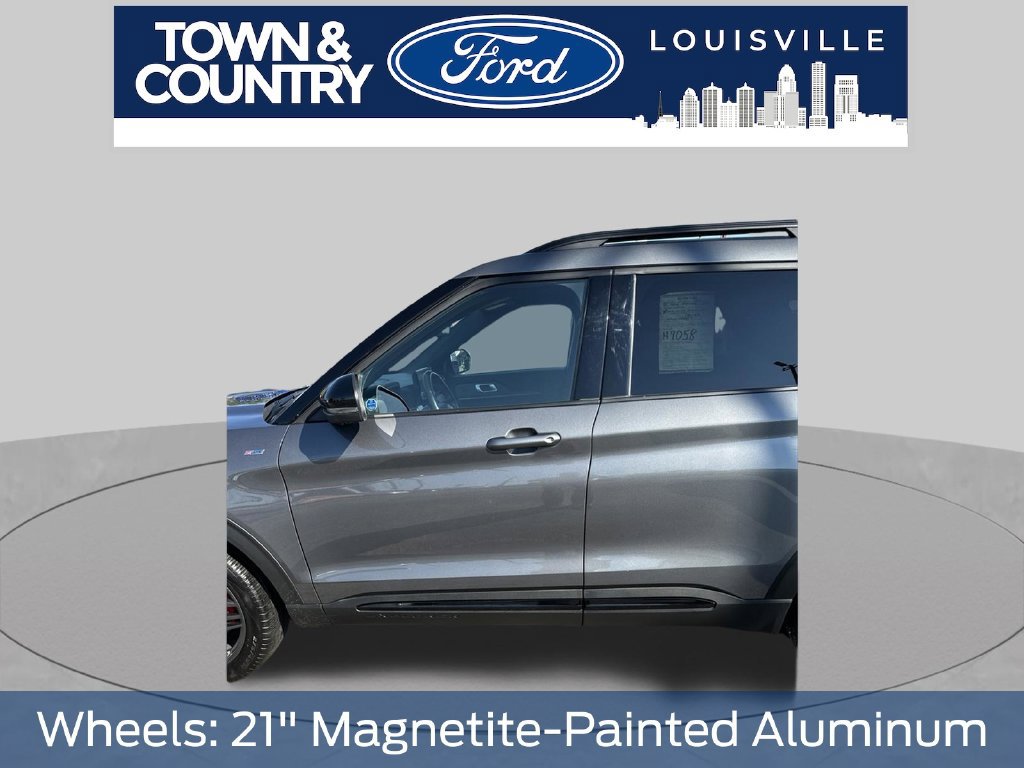 Used 2025 Ford Explorer ST-Line w/ ST-Line Street Pack AWD/4WD image 12