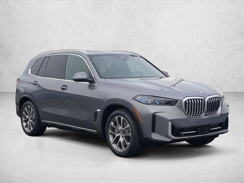 New 2026 BMW X5 xDrive50e image 7
