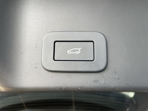 Certified 2025 Land Rover Range Rover Evoque Dynamic SE AWD/4WD image 37