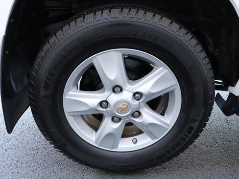 Used 2008 Toyota Land Cruiser image 90