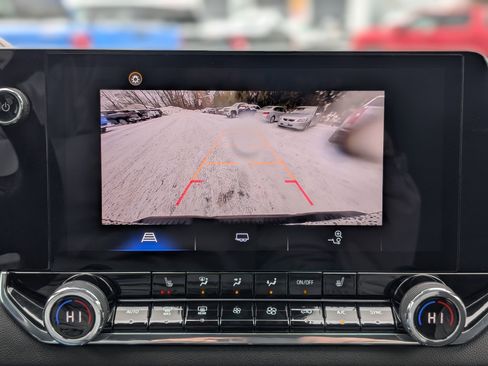 Used 2023 Chevrolet Colorado LT w/ LT Convenience Package II image 3