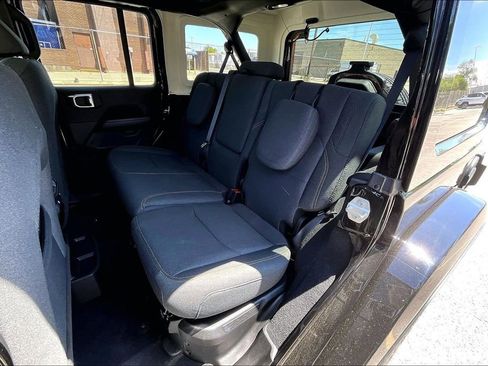 Used 2024 Jeep Wrangler Unlimited Sahara AWD/4WD image 24