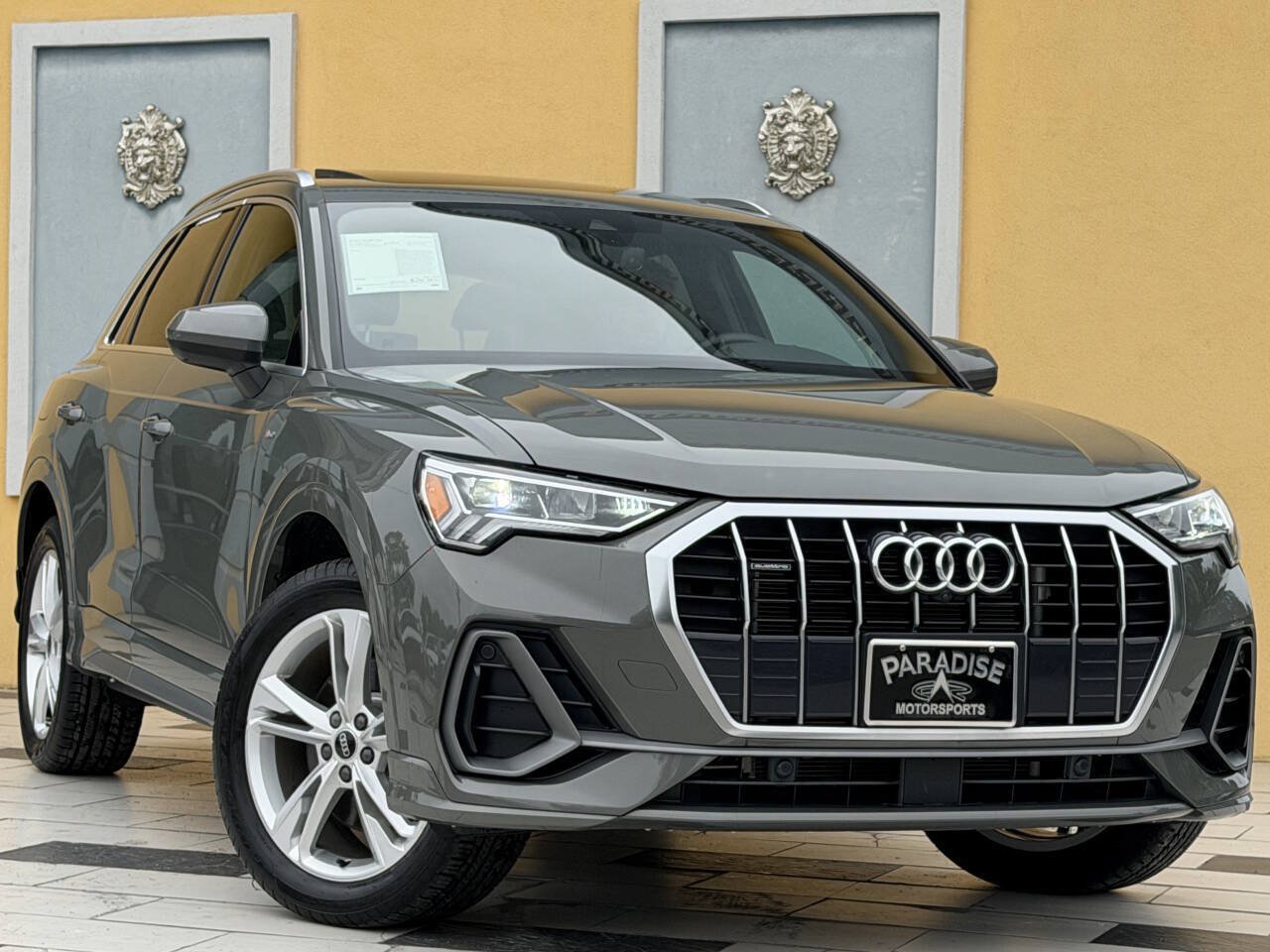Used 2023 Audi Q3 2.0T Premium Plus w/ Premium Plus Package AWD/4WD image 1