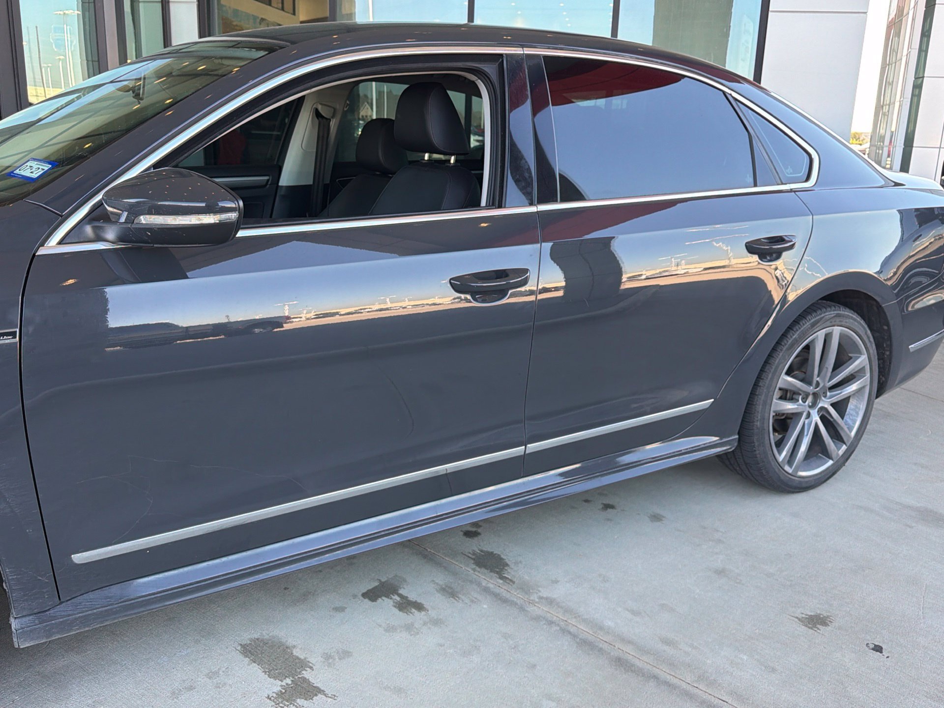 Used 2017 Volkswagen Passat 1.8T R-Line FWD image 6