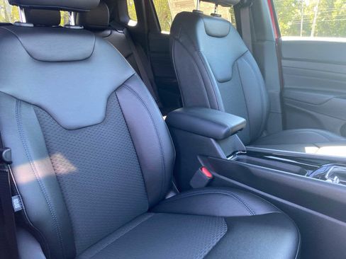 New 2025 Jeep Compass Latitude w/ Altitude Special Edition image 19