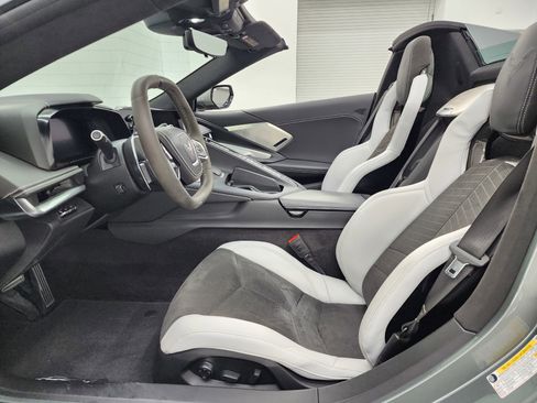 Used 2022 Chevrolet Corvette Stingray Premium Conv w/ Z51 Performance Package image 7