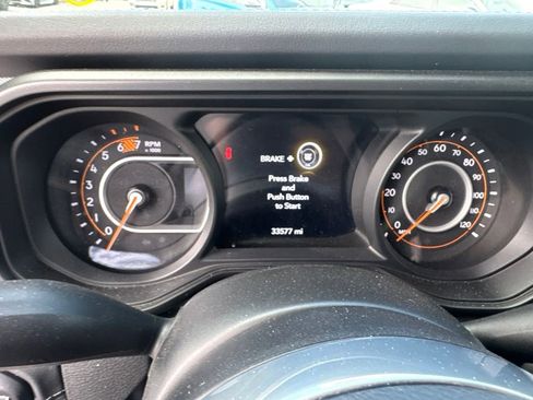 Used 2025 Jeep Wrangler Unlimited Sahara AWD/4WD image 13