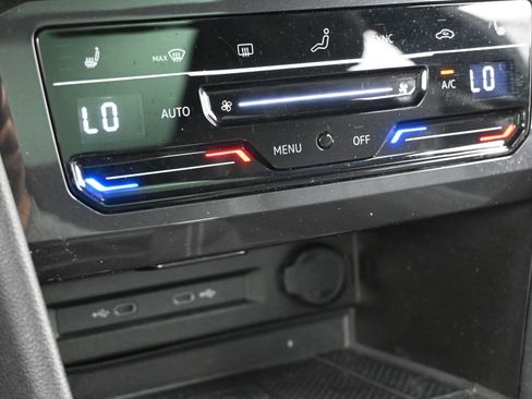 Used 2024 Volkswagen Tiguan SE R-Line FWD image 19