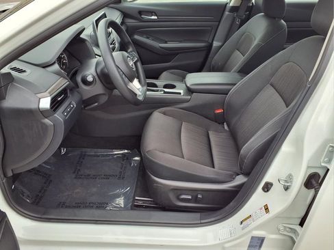 Used 2025 Nissan Altima 2.5 SV FWD image 20