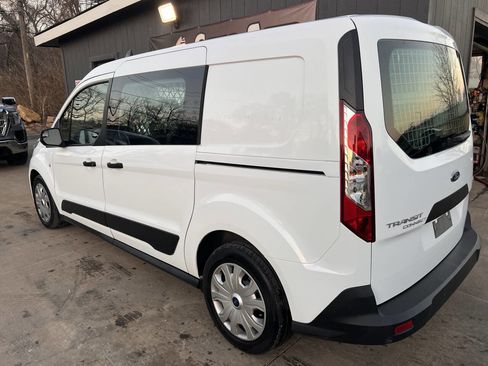 Used 2022 Ford Transit Connect XLT image 5