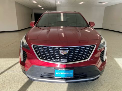 Used 2019 Cadillac XT4 Premium Luxury image 3