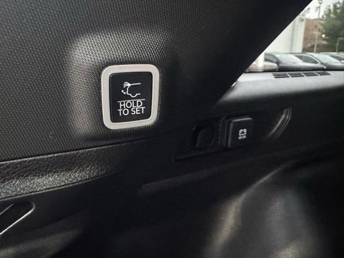 Certified 2025 Jeep Grand Cherokee Limited image 28