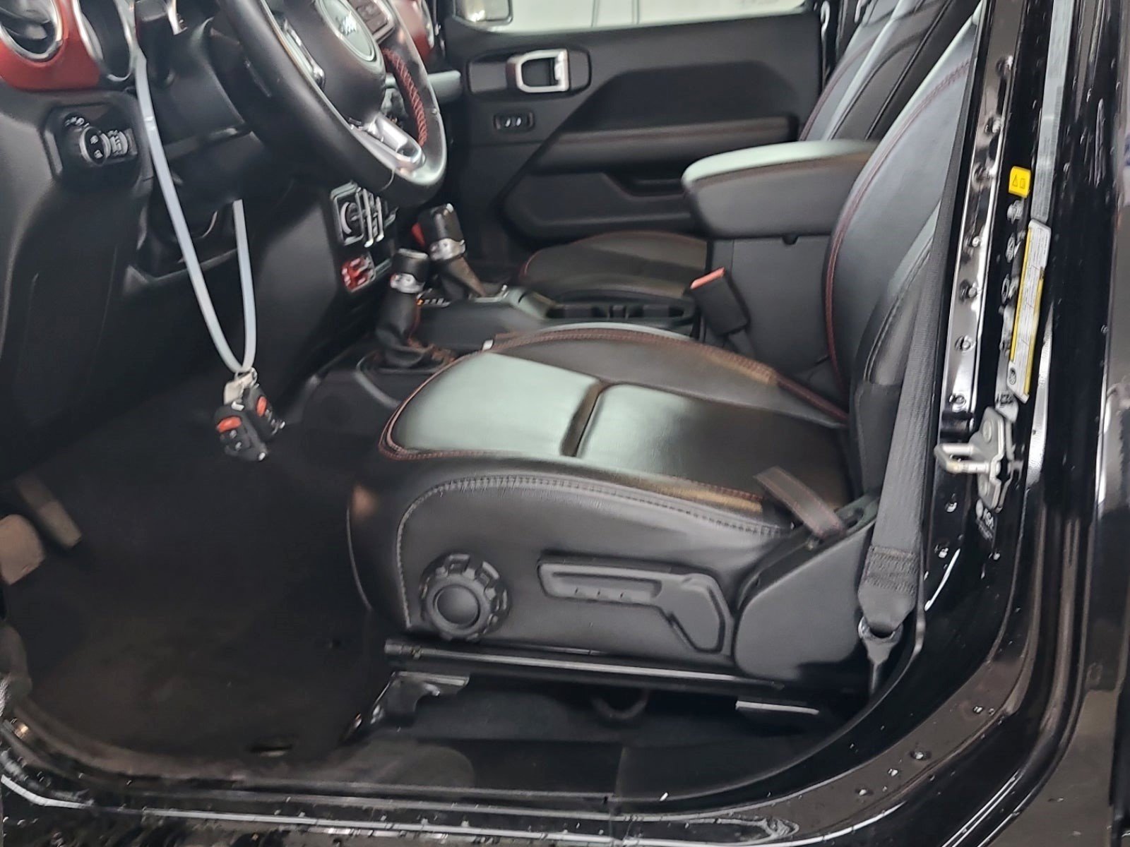 Used 2022 Jeep Gladiator Rubicon AWD/4WD image 7