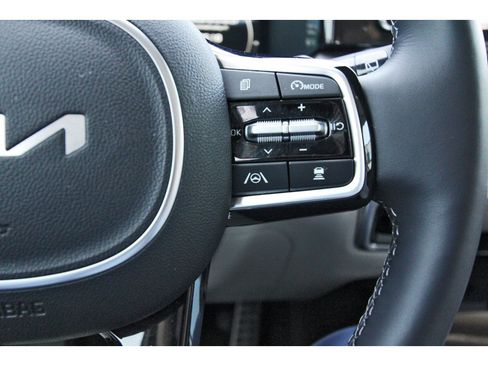 Certified 2023 Kia Sorento SX AWD/4WD image 22