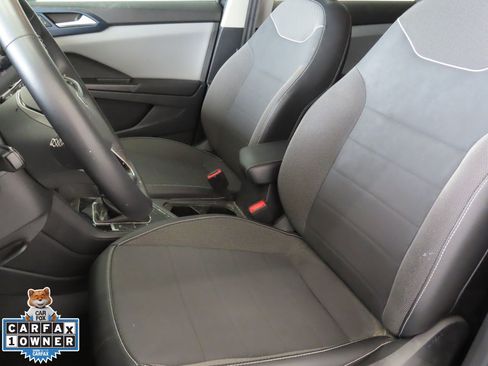 Certified 2023 Volkswagen Taos SE image 12