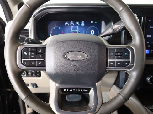 Used 2025 Ford F450 Platinum w/ Platinum Plus Package image 3