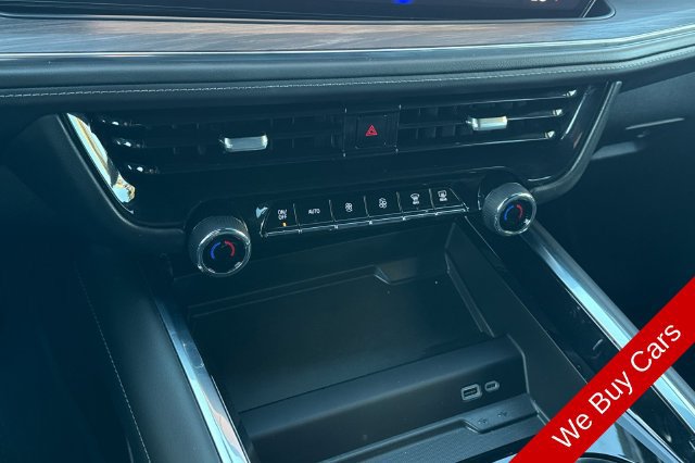 Used 2025 Chevrolet Suburban LS RWD image 26