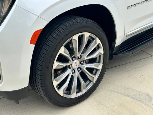 Used 2021 GMC Yukon Denali AWD/4WD image 9