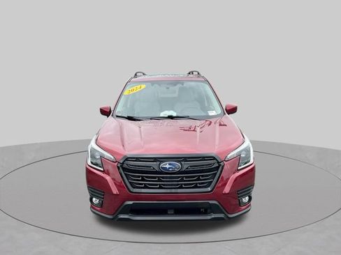 Used 2024 Subaru Forester Premium AWD/4WD image 9