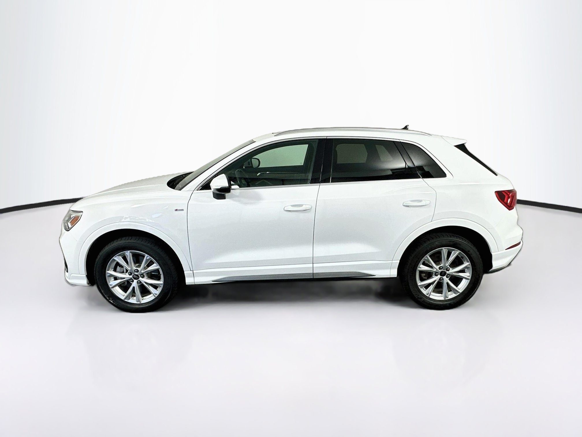 Used 2025 Audi Q3 2.0T Premium AWD/4WD image 4