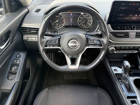 Used 2024 Nissan Altima 2.5 SV w/ SV Premium Package AWD/4WD image 19