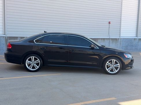 Used 2014 Volkswagen Passat TDI SE FWD image 2