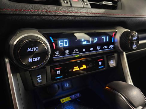 Used 2025 Toyota RAV4 XSE w/ Premium Package AWD/4WD image 17