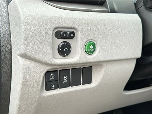 Used 2021 Honda Pilot EX image 12