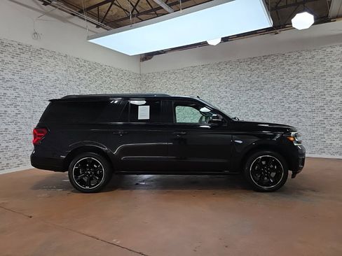 Used 2022 Ford Expedition Max Limited image 7