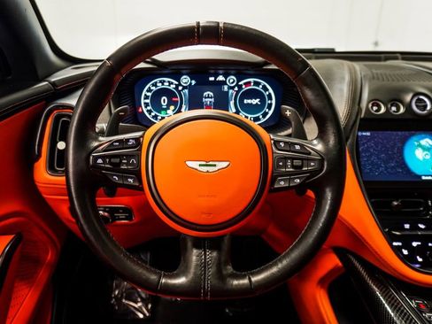 Used 2021 Aston Martin DBX AWD/4WD image 14
