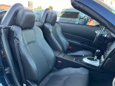 Used 2007 Nissan 350Z Touring RWD image 25