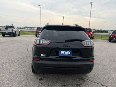 Used 2021 Jeep Cherokee Latitude Plus AWD/4WD image 8